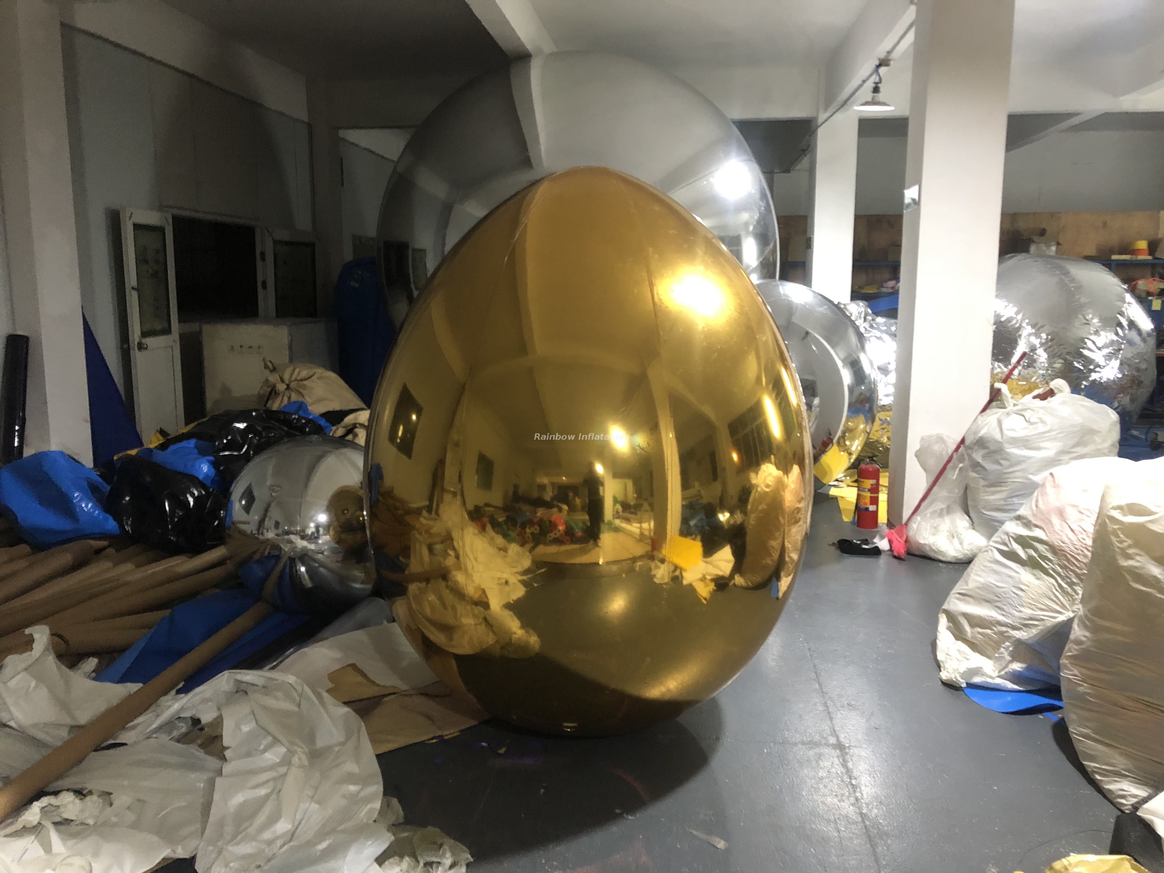 Stock Giant PVC Dazzling Floating Inflatable Colorful Mirror Ball Decorative Inflatable Iridescent Mirror Balls